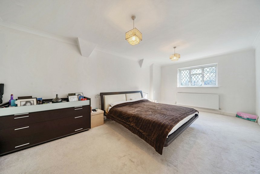 for sale nicholas way london 32803 - Gibbs Gillespie