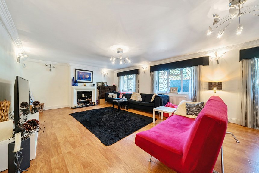 for sale nicholas way london 32803 - Gibbs Gillespie