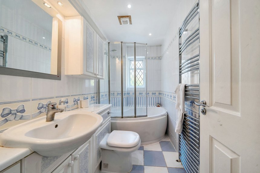 for sale nicholas way london 32803 - Gibbs Gillespie