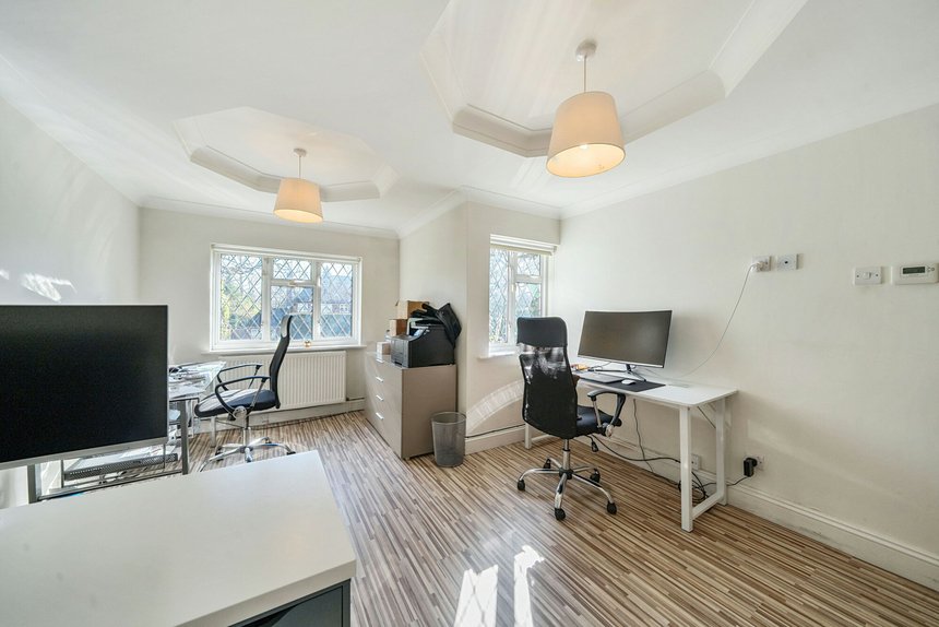 for sale nicholas way london 32803 - Gibbs Gillespie