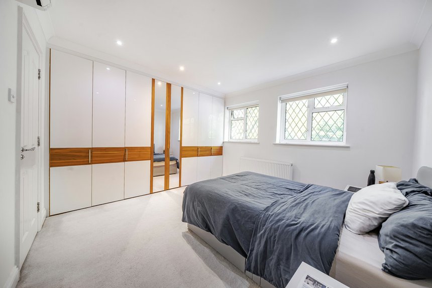 for sale nicholas way london 32803 - Gibbs Gillespie