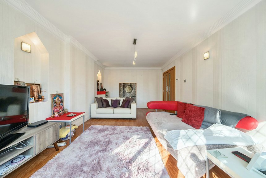 for sale nicholas way london 32803 - Gibbs Gillespie