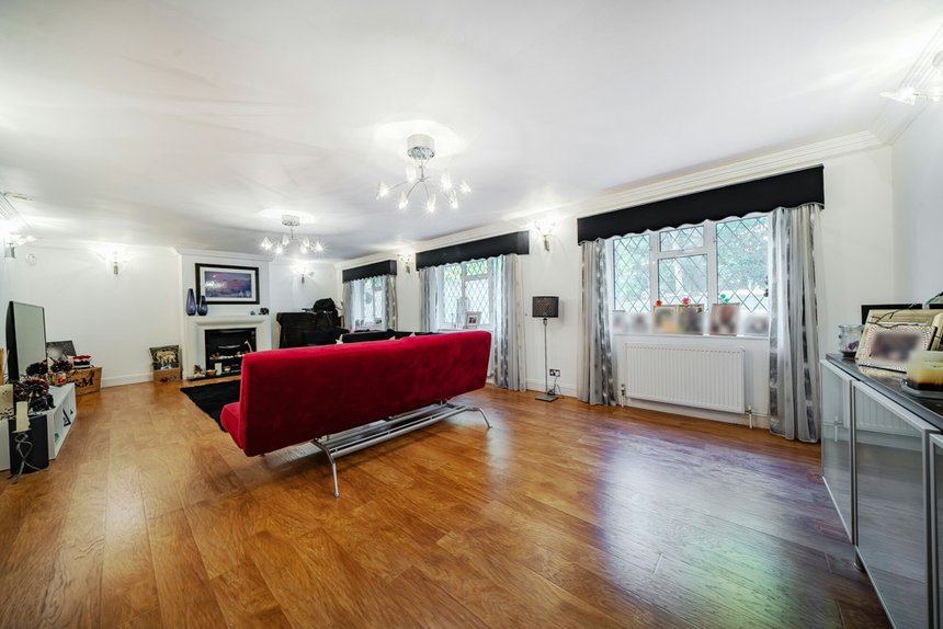 for sale nicholas way london 32803 - Gibbs Gillespie