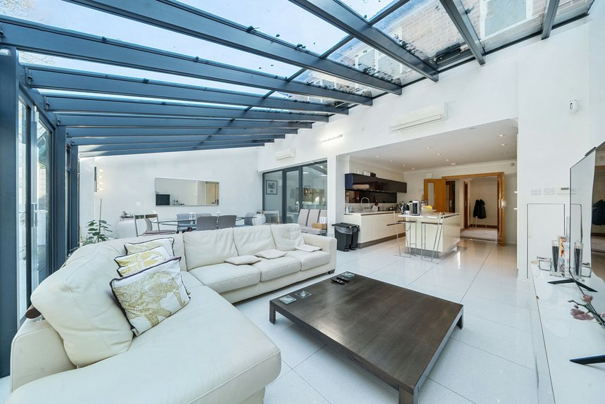 for sale nicholas way london 32803 - Gibbs Gillespie