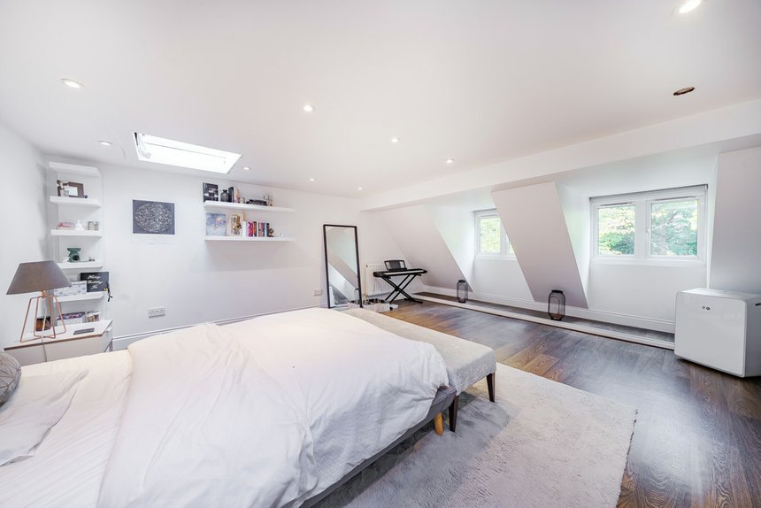 for sale nicholas way london 32803 - Gibbs Gillespie