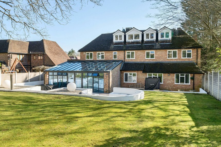 for sale nicholas way london 32803 - Gibbs Gillespie
