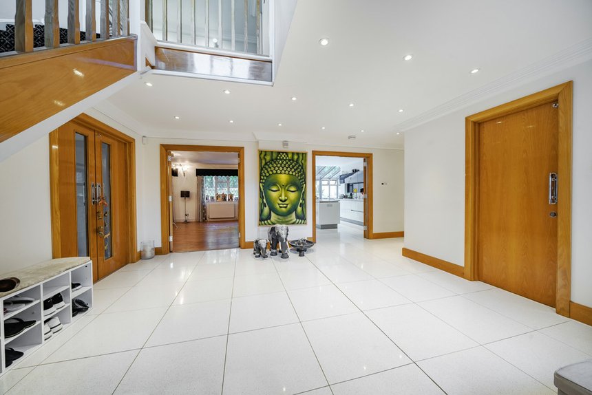 for sale nicholas way london 32803 - Gibbs Gillespie