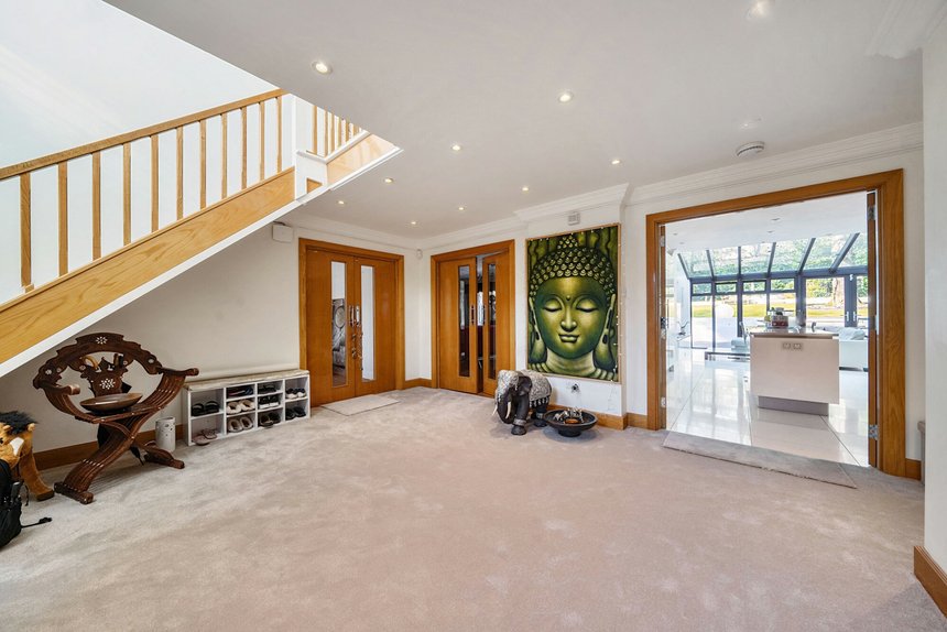 for sale nicholas way london 32803 - Gibbs Gillespie