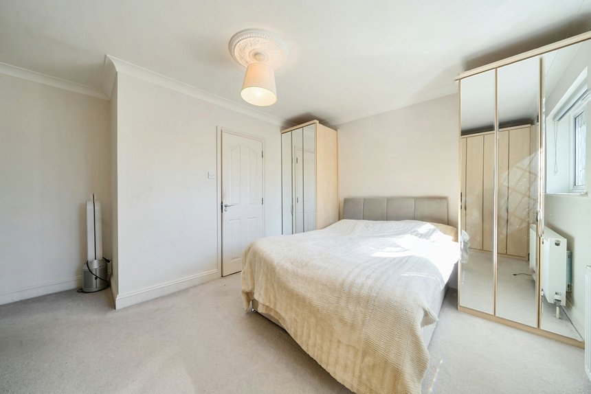 for sale nicholas way london 32803 - Gibbs Gillespie