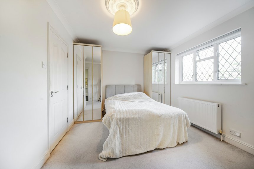 for sale nicholas way london 32803 - Gibbs Gillespie