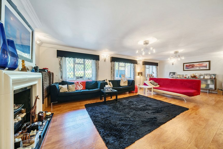 for sale nicholas way london 32803 - Gibbs Gillespie