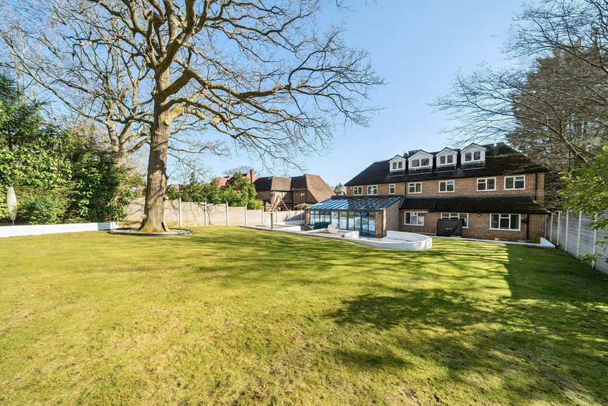 for sale nicholas way london 32803 - Gibbs Gillespie