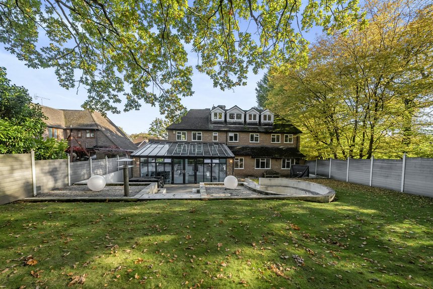for sale nicholas way london 32803 - Gibbs Gillespie