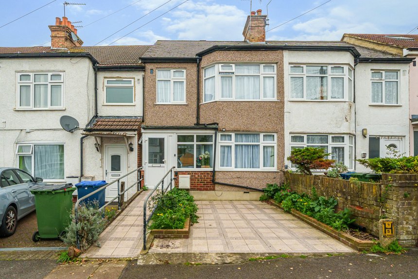 under offer eastcote road london 32805 - Gibbs Gillespie