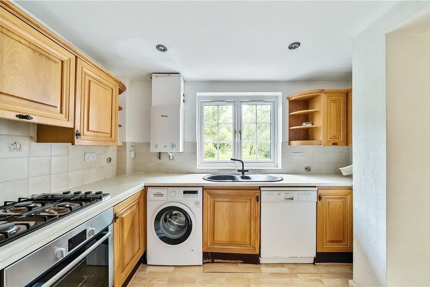 sold marsworth avenue london 32820 - Gibbs Gillespie