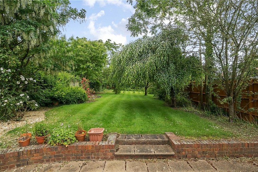 sold marsworth avenue london 32820 - Gibbs Gillespie