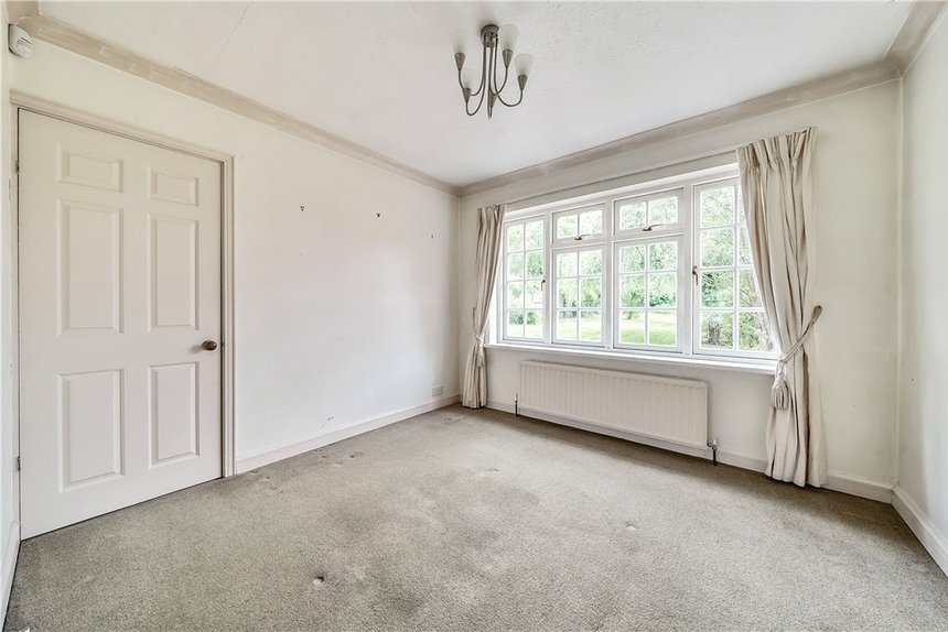 sold marsworth avenue london 32820 - Gibbs Gillespie