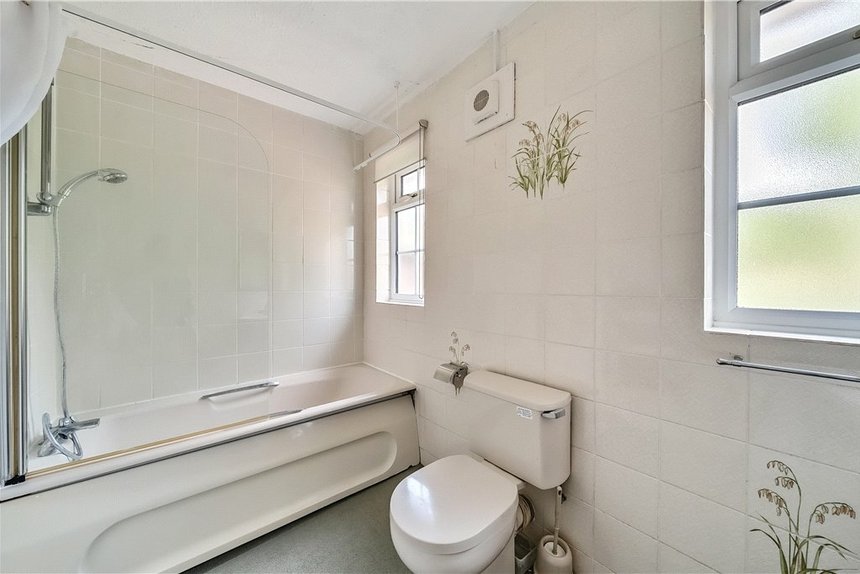 sold marsworth avenue london 32820 - Gibbs Gillespie