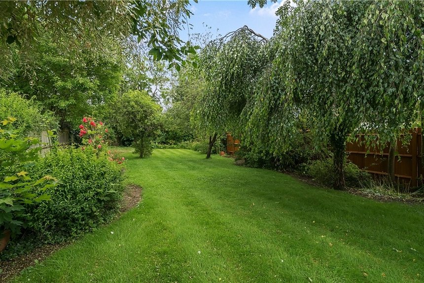 sold marsworth avenue london 32820 - Gibbs Gillespie