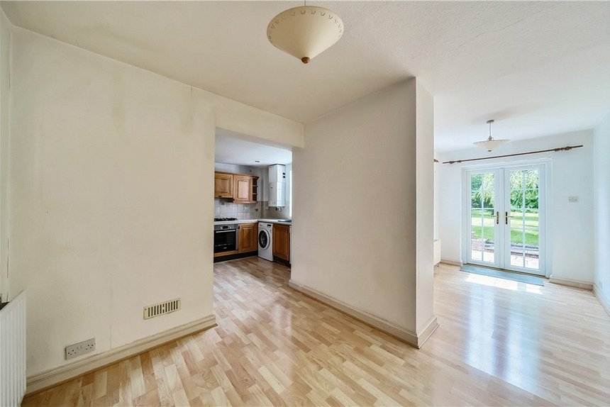 sold marsworth avenue london 32820 - Gibbs Gillespie