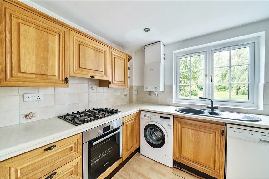 sold marsworth avenue london 32820 - Gibbs Gillespie