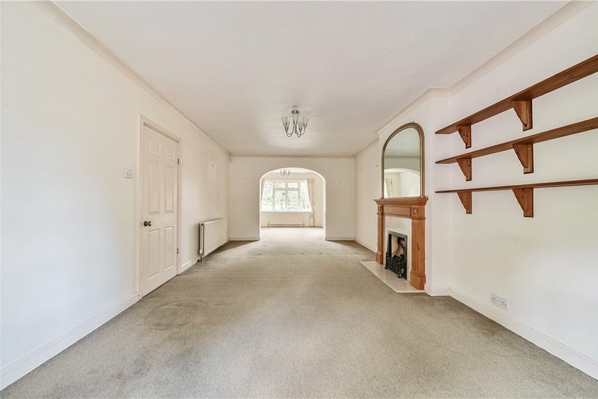 sold marsworth avenue london 32820 - Gibbs Gillespie