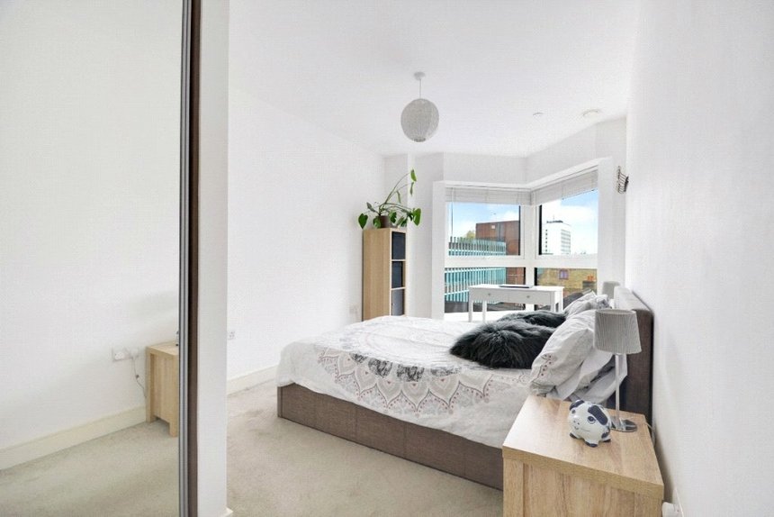 under offer longfield avenue london 32823 - Gibbs Gillespie