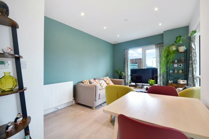 under offer longfield avenue london 32823 - Gibbs Gillespie