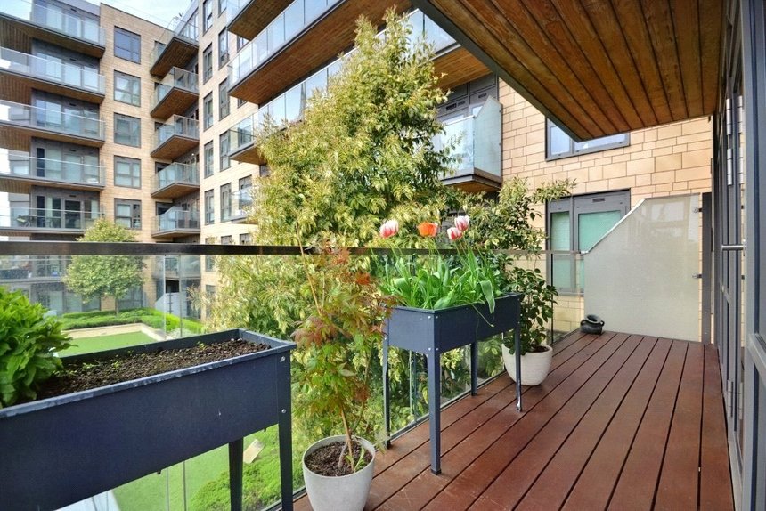 under offer longfield avenue london 32823 - Gibbs Gillespie