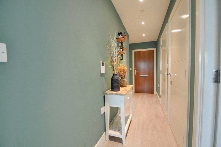 under offer longfield avenue london 32823 - Gibbs Gillespie