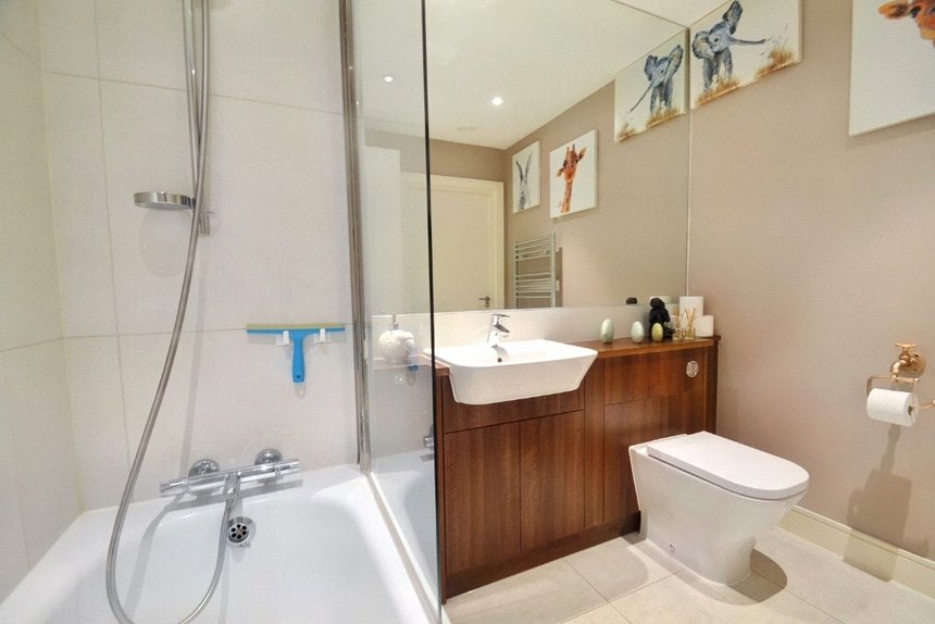 under offer longfield avenue london 32823 - Gibbs Gillespie