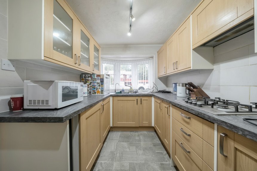 for sale fairway avenue london 32828 - Gibbs Gillespie