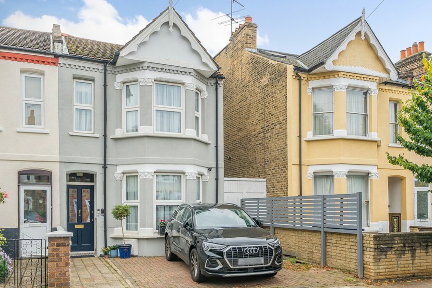 for sale seward road london 32831 - Gibbs Gillespie