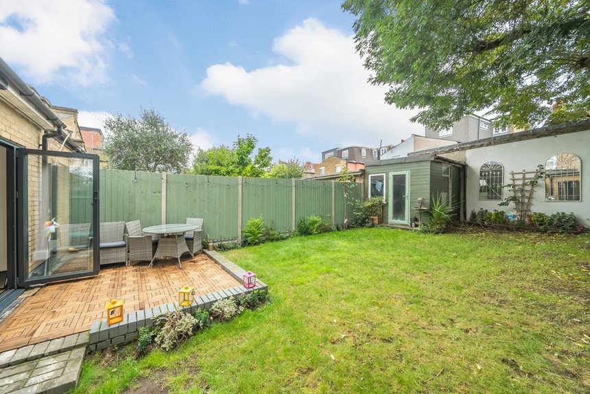 for sale seward road london 32831 - Gibbs Gillespie