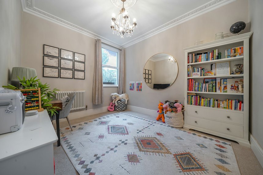 for sale seward road london 32831 - Gibbs Gillespie