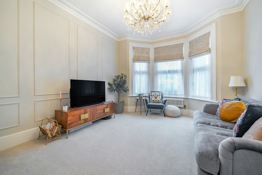 for sale seward road london 32831 - Gibbs Gillespie