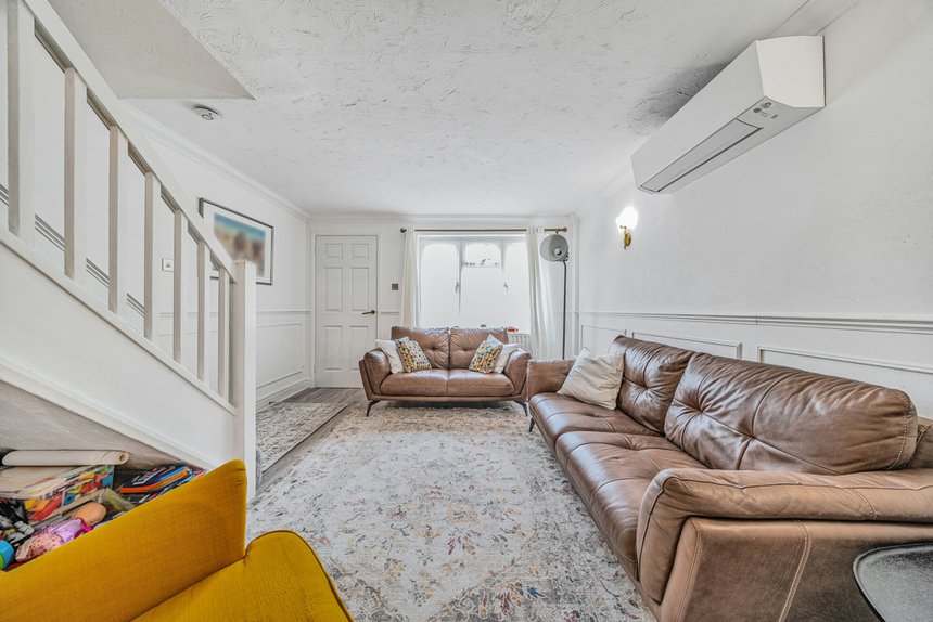 under offer frankswood avenue london 32859 - Gibbs Gillespie