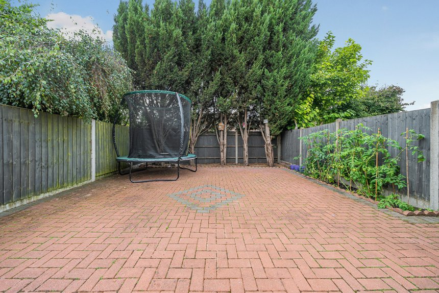 under offer frankswood avenue london 32859 - Gibbs Gillespie