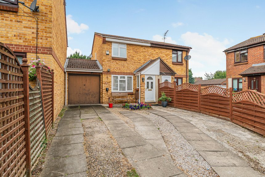 under offer frankswood avenue london 32859 - Gibbs Gillespie