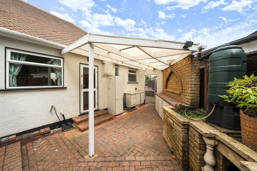 under offer brunswick close london 32864 - Gibbs Gillespie