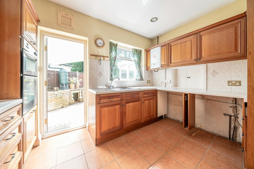 under offer brunswick close london 32864 - Gibbs Gillespie