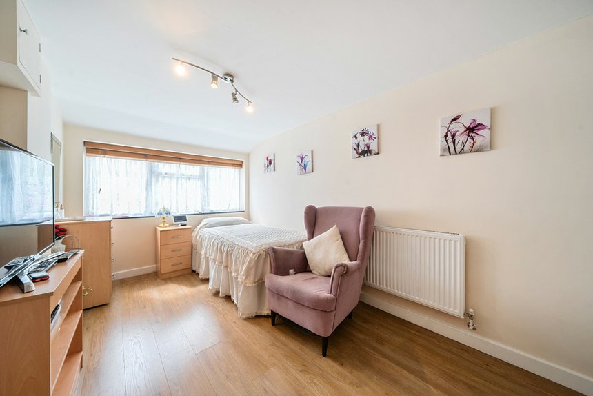 for sale closemead close london 32880 - Gibbs Gillespie