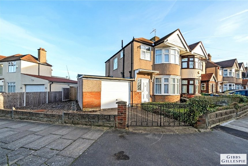 under offer bethecar road london 32881 - Gibbs Gillespie