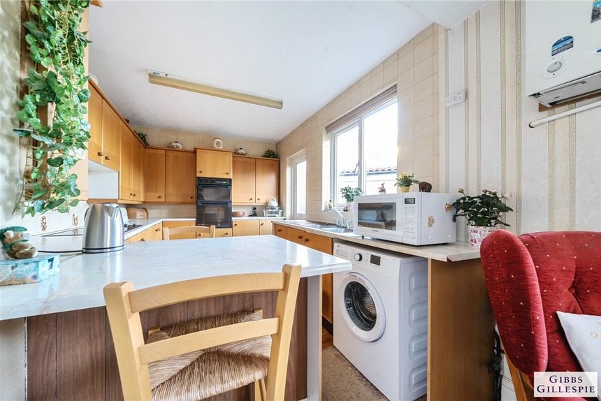 under offer bethecar road london 32881 - Gibbs Gillespie