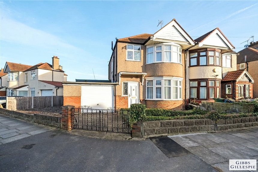 under offer bethecar road london 32881 - Gibbs Gillespie