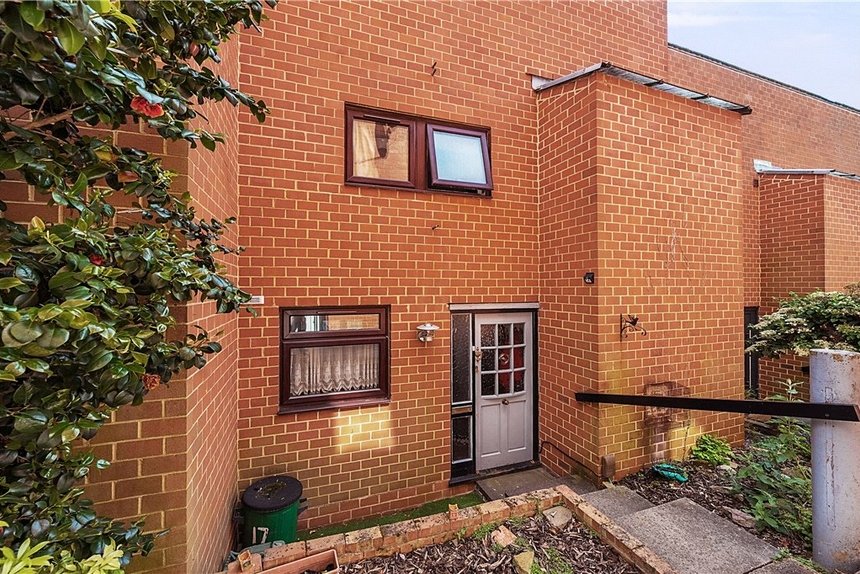 under offer bennett close london 32900 - Gibbs Gillespie