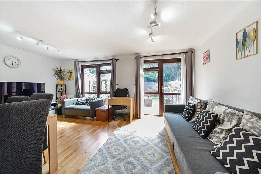 under offer bennett close london 32900 - Gibbs Gillespie