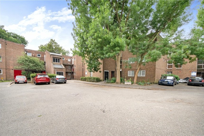 sold garrick close london 32908 - Gibbs Gillespie