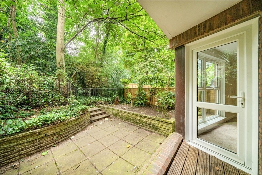 sold garrick close london 32908 - Gibbs Gillespie