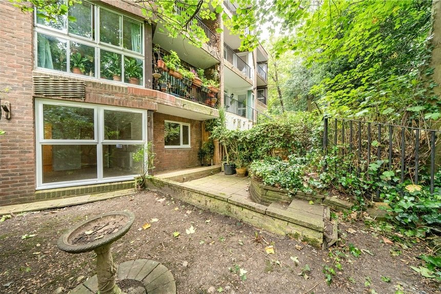 sold garrick close london 32908 - Gibbs Gillespie